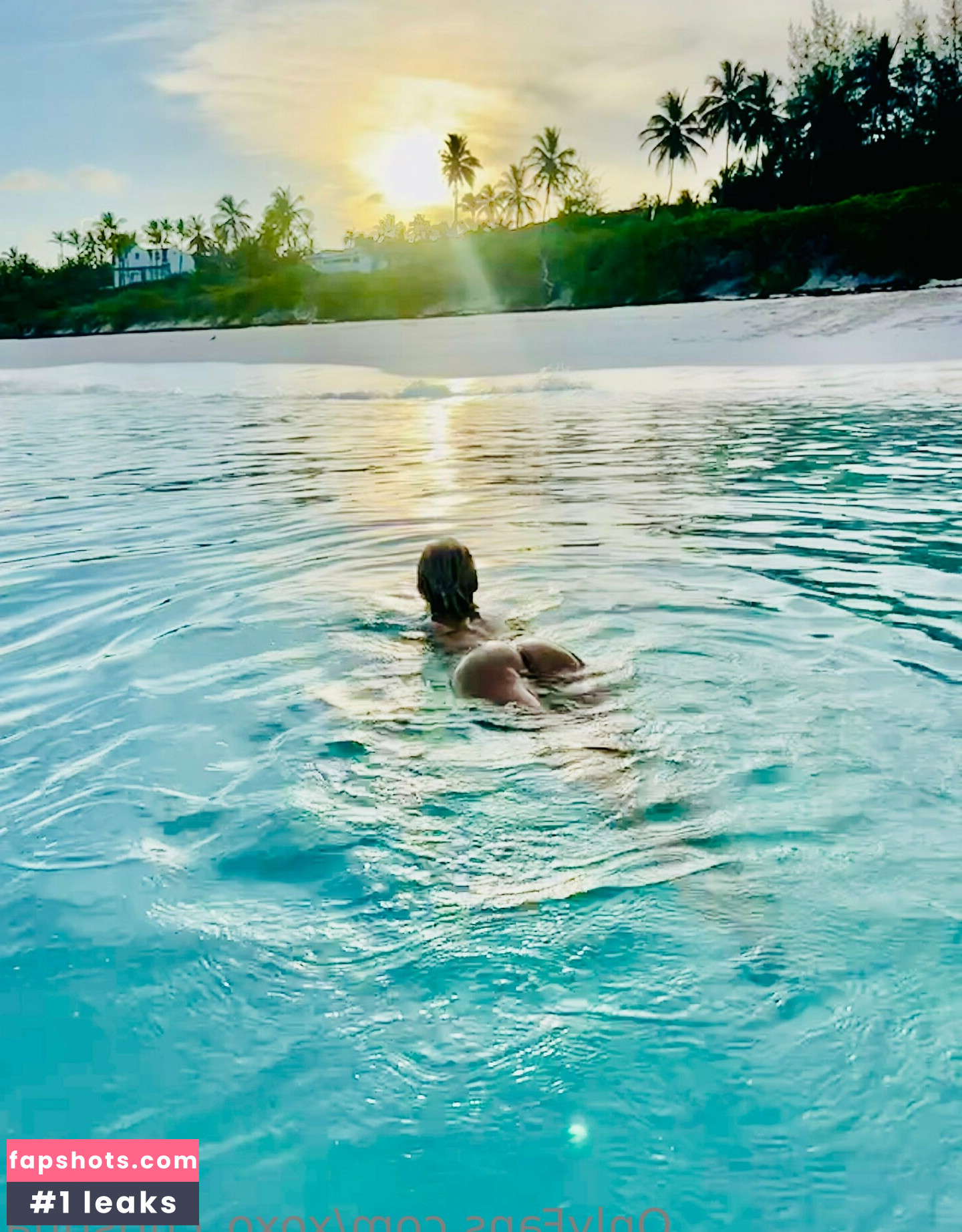 xoxo_christina gallery photo #2