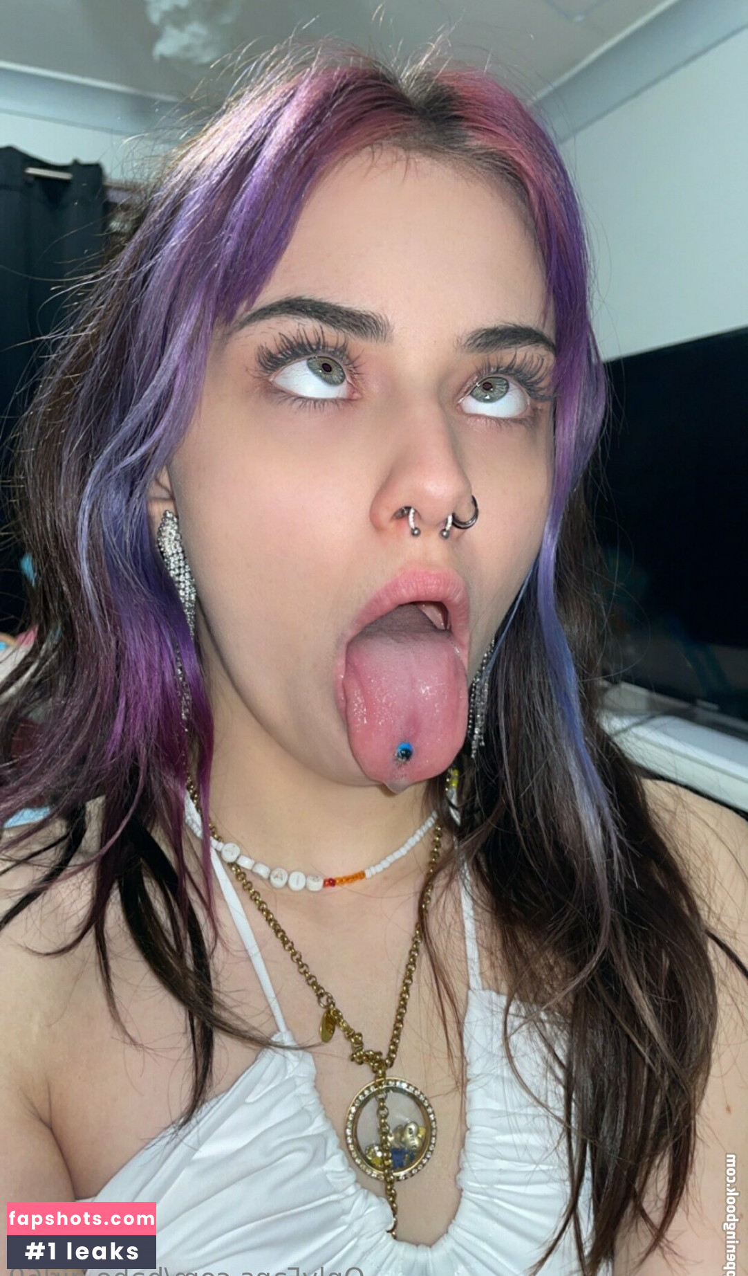 Xxll Bae gallery photo #3