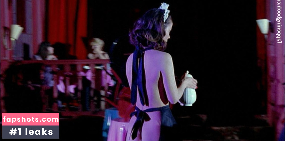 Y Sa Lo nude babe gallery