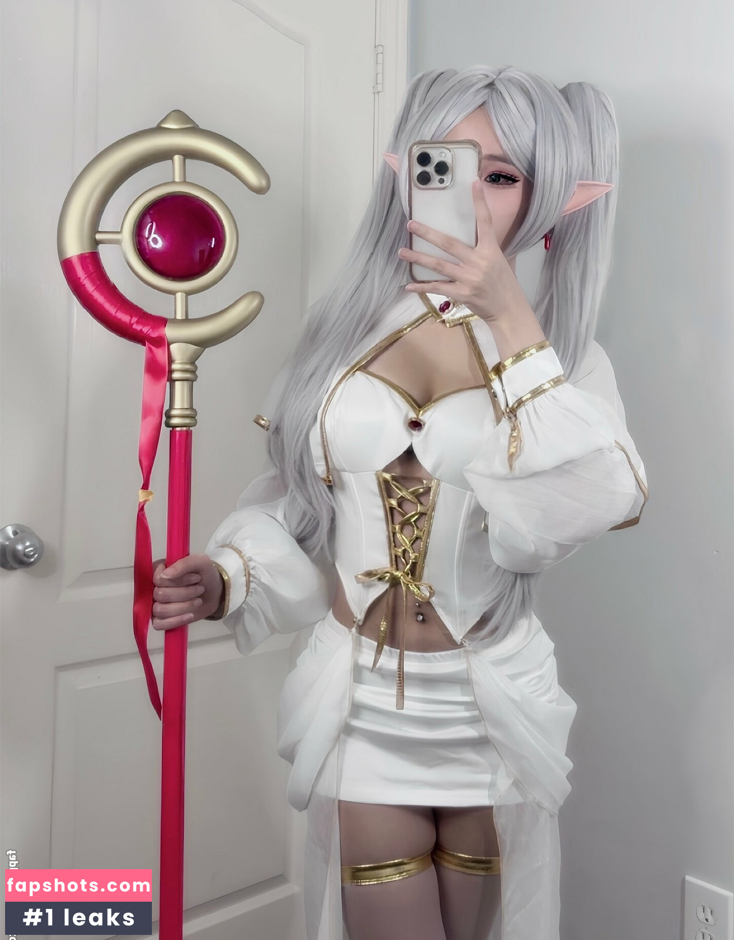 y3miku gallery photo #9