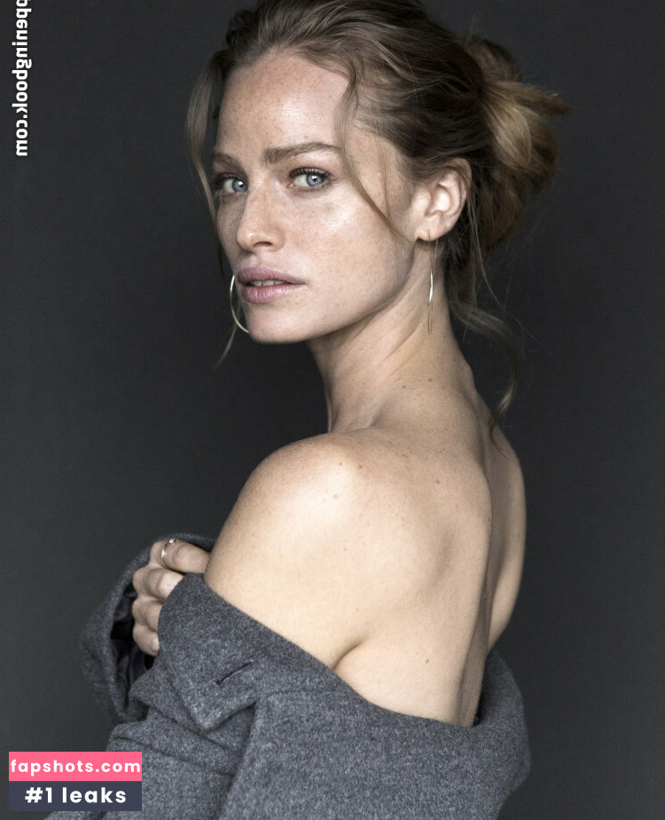 Yaara Benbenishty gallery photo #4