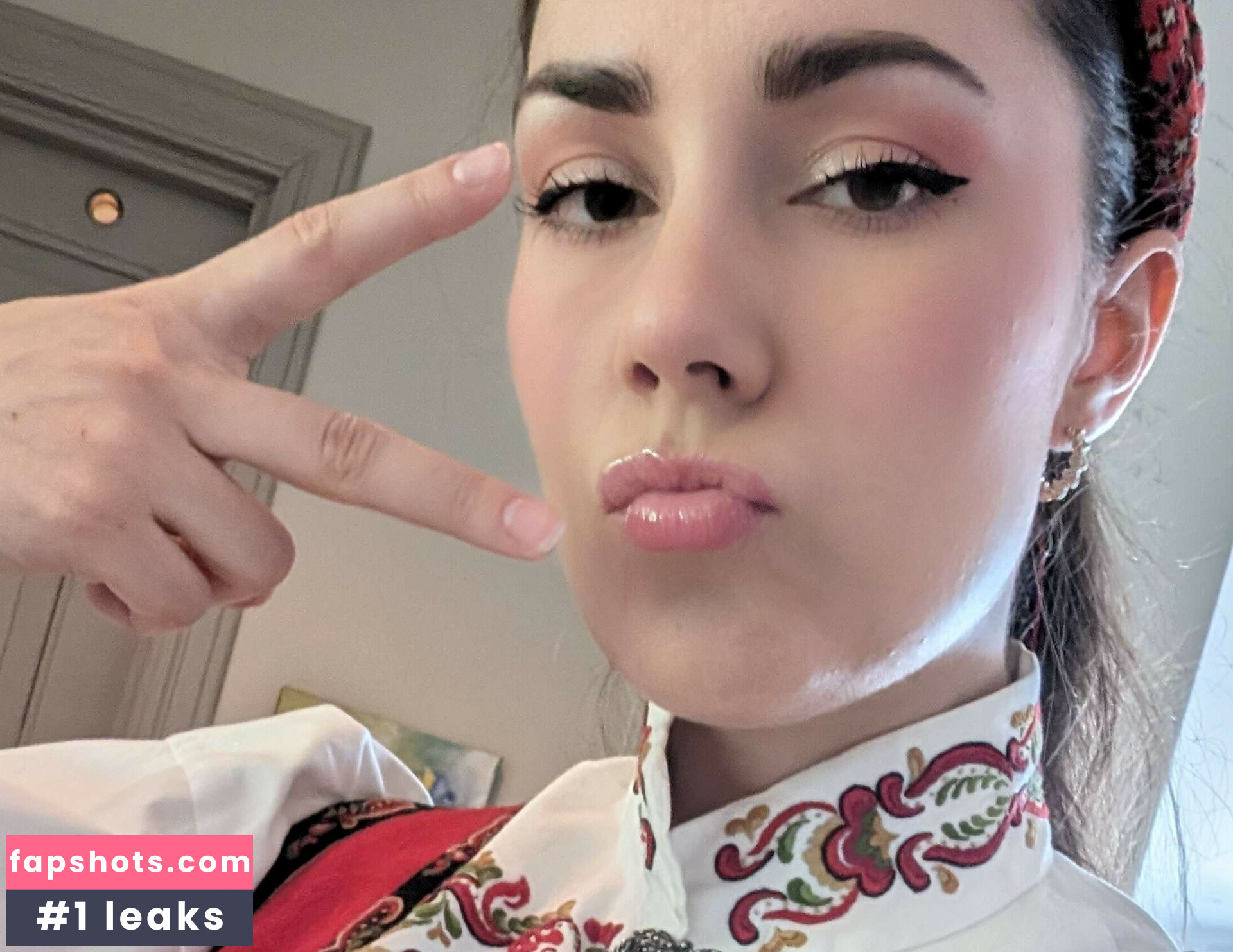 Yabbe gallery photo #5