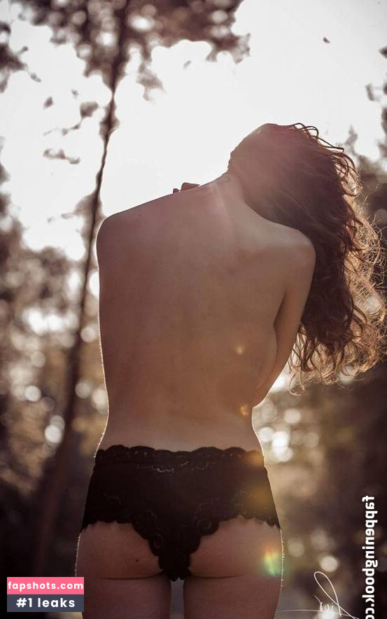 Yael Gayaa gallery photo #19