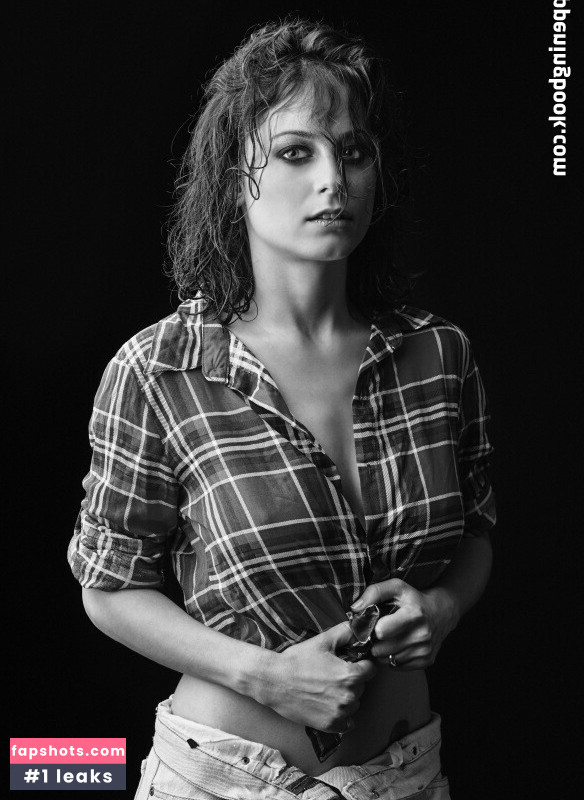 Yael Gayaa gallery photo #24