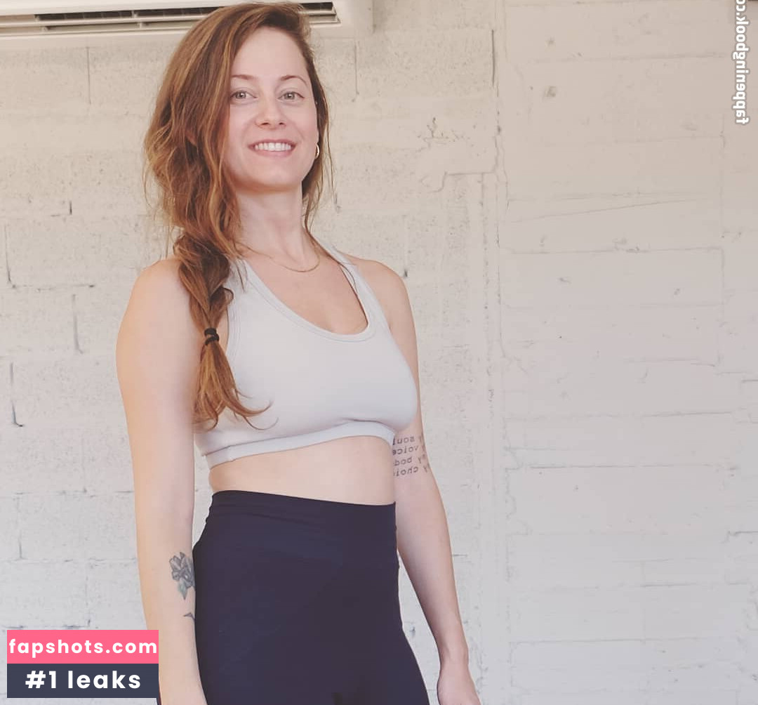 Yael Gayaa gallery photo #5