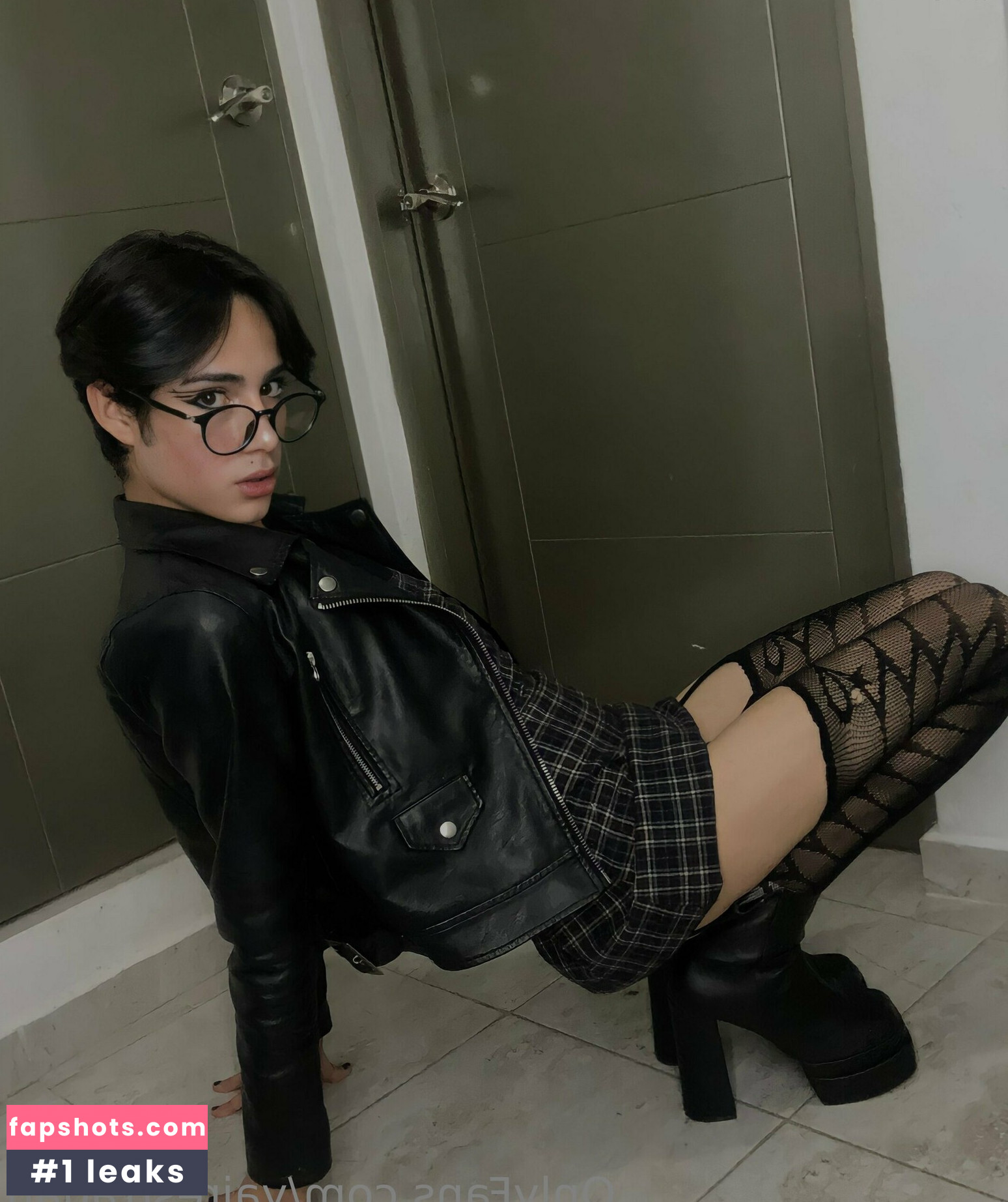 Yairestradah gallery photo #15