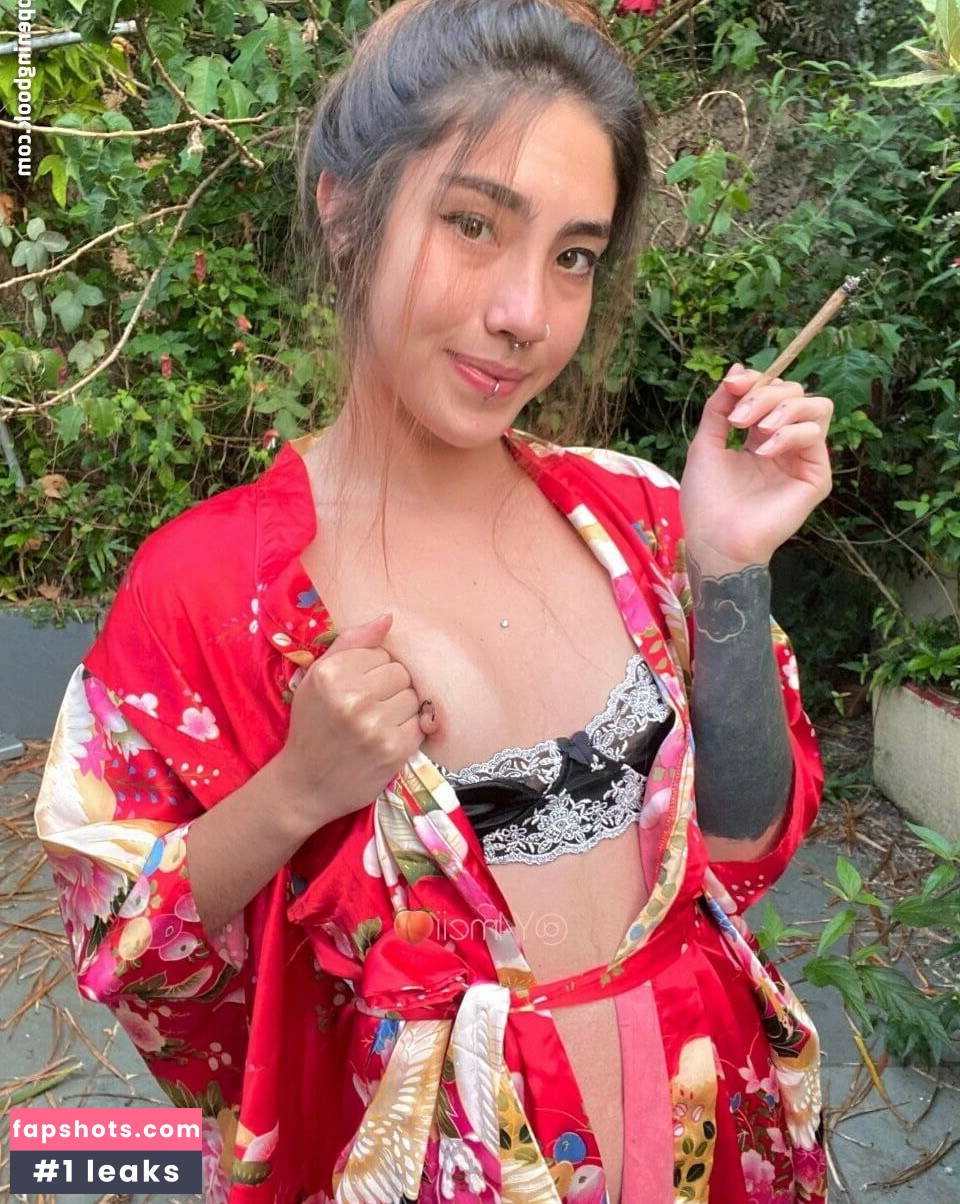 Yameii gallery photo #30