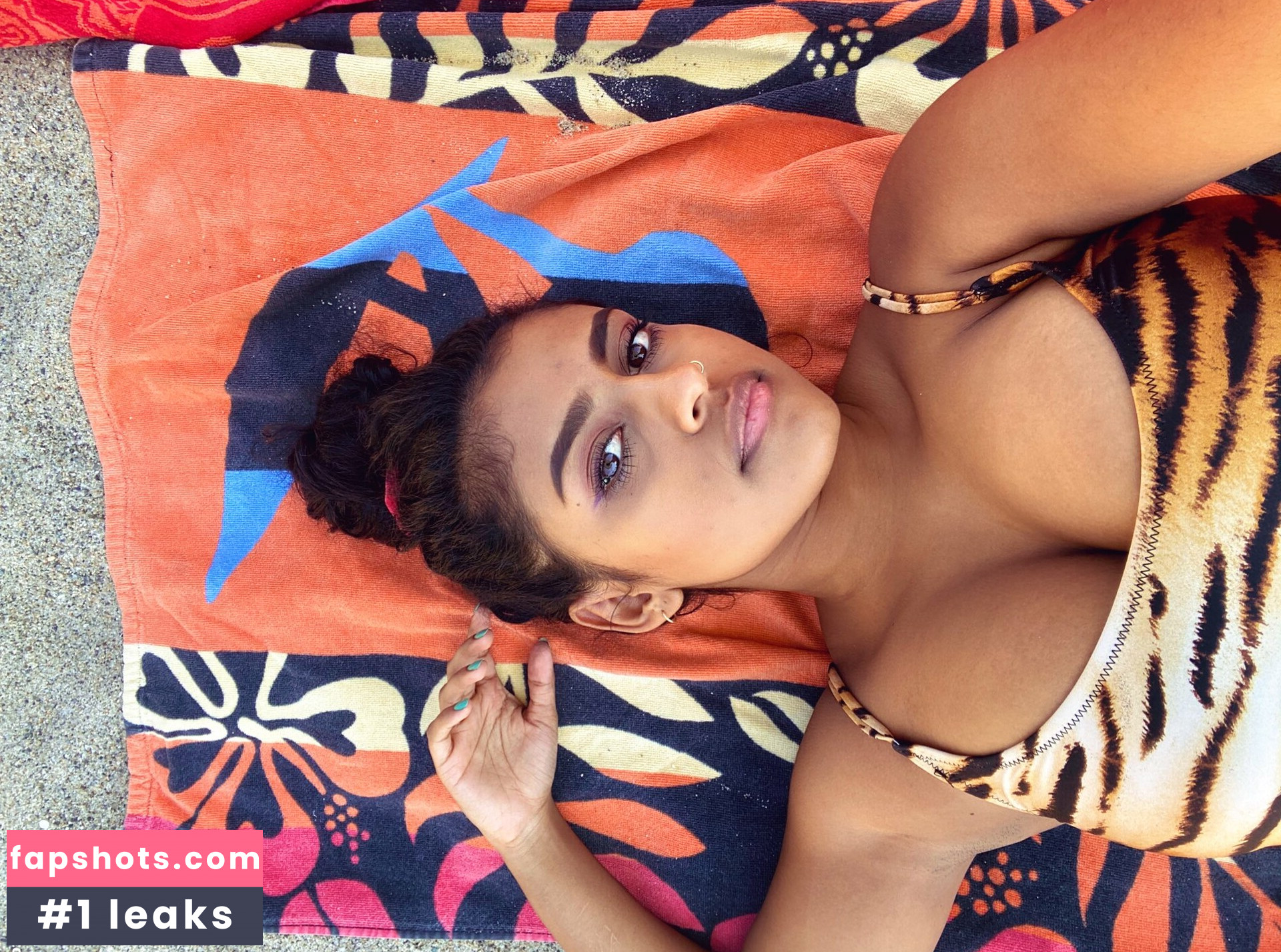 Yamini Nambimadom gallery photo #12