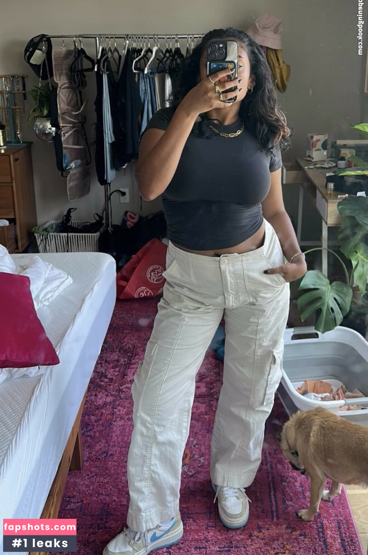 Yamini Nambimadom gallery photo #5