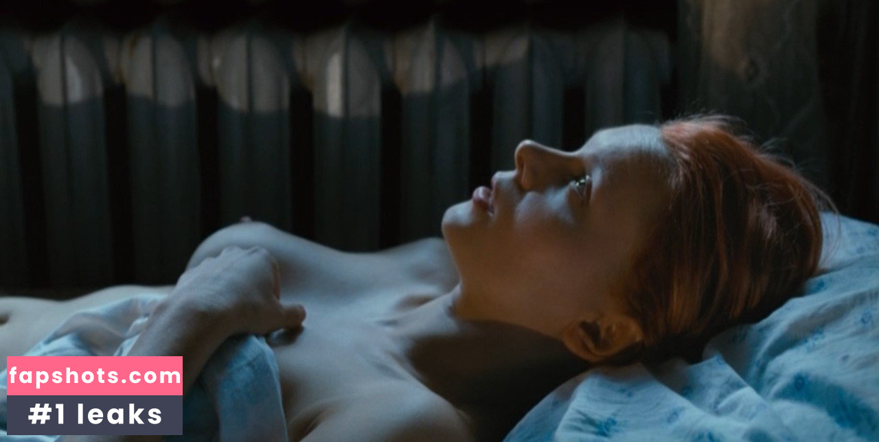 Yana Troyanova gallery photo #4