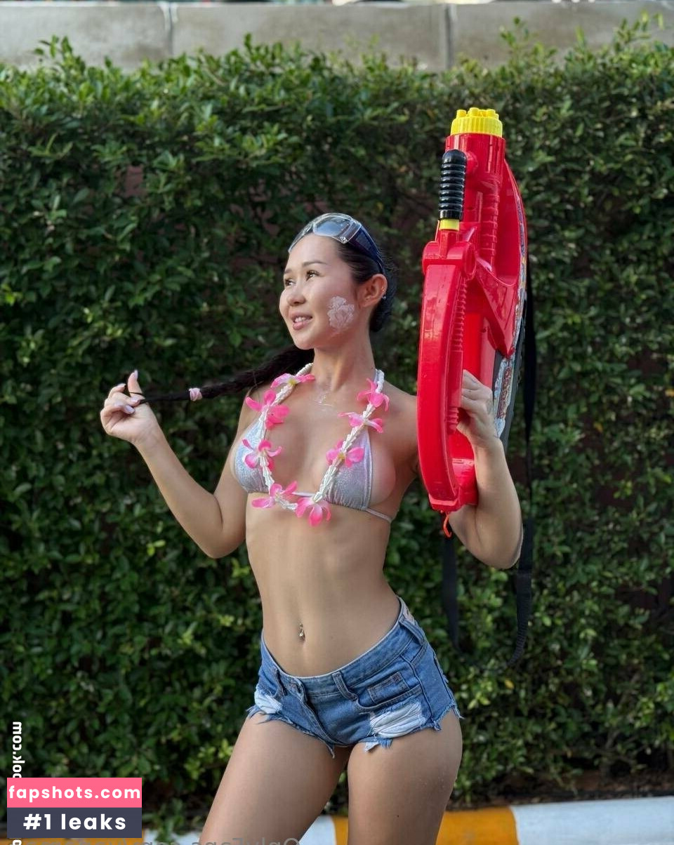 yanamae nude babe gallery