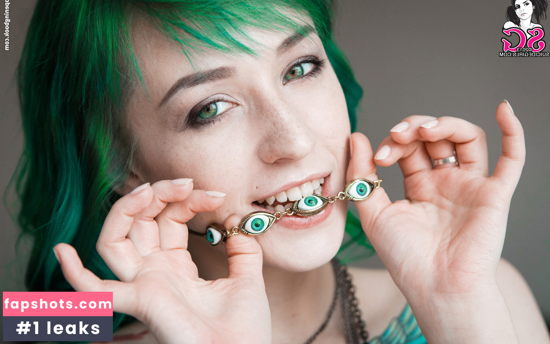 Yanasinner gallery photo #38