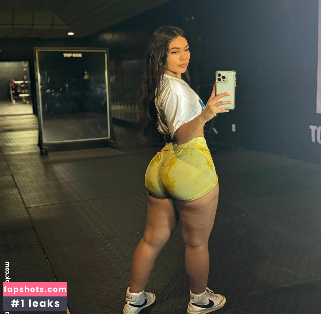 yanelly gallery photo #13