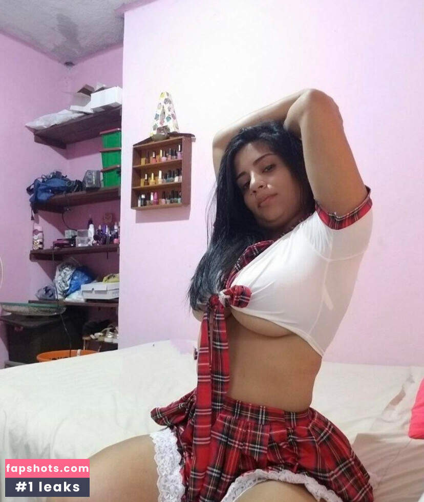 Yanery Amaya gallery photo #3