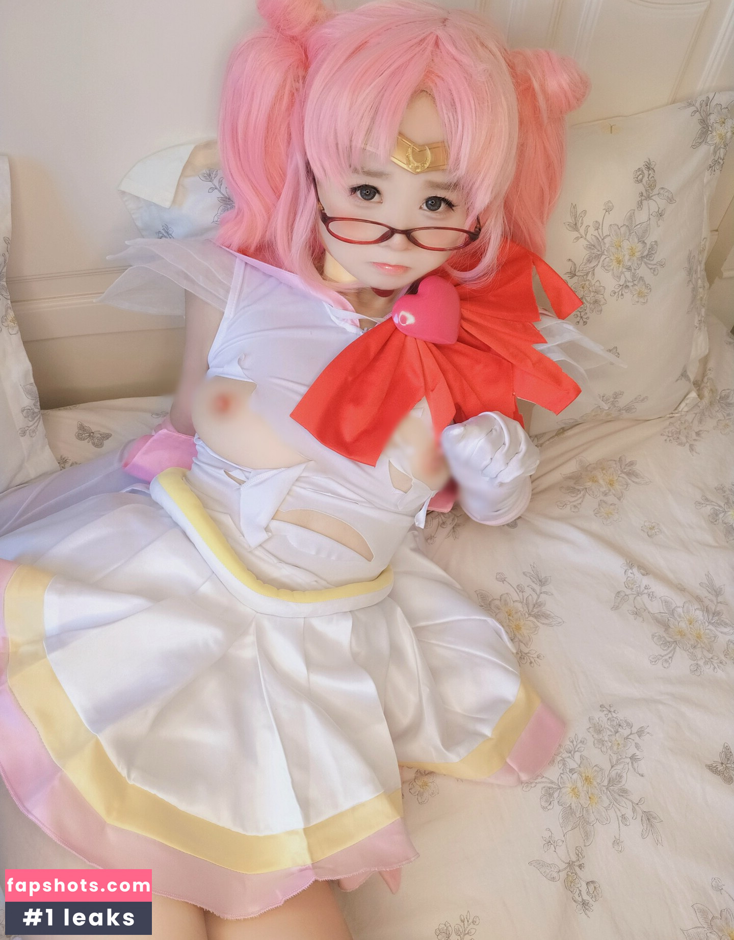 YaoYaoQwQ gallery photo #16