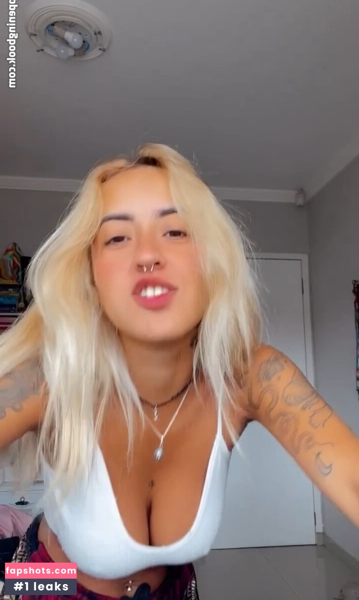 Yara Lore gallery photo #4