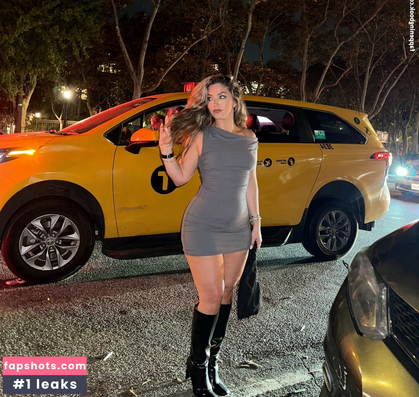 Yarden Harham gallery photo #5