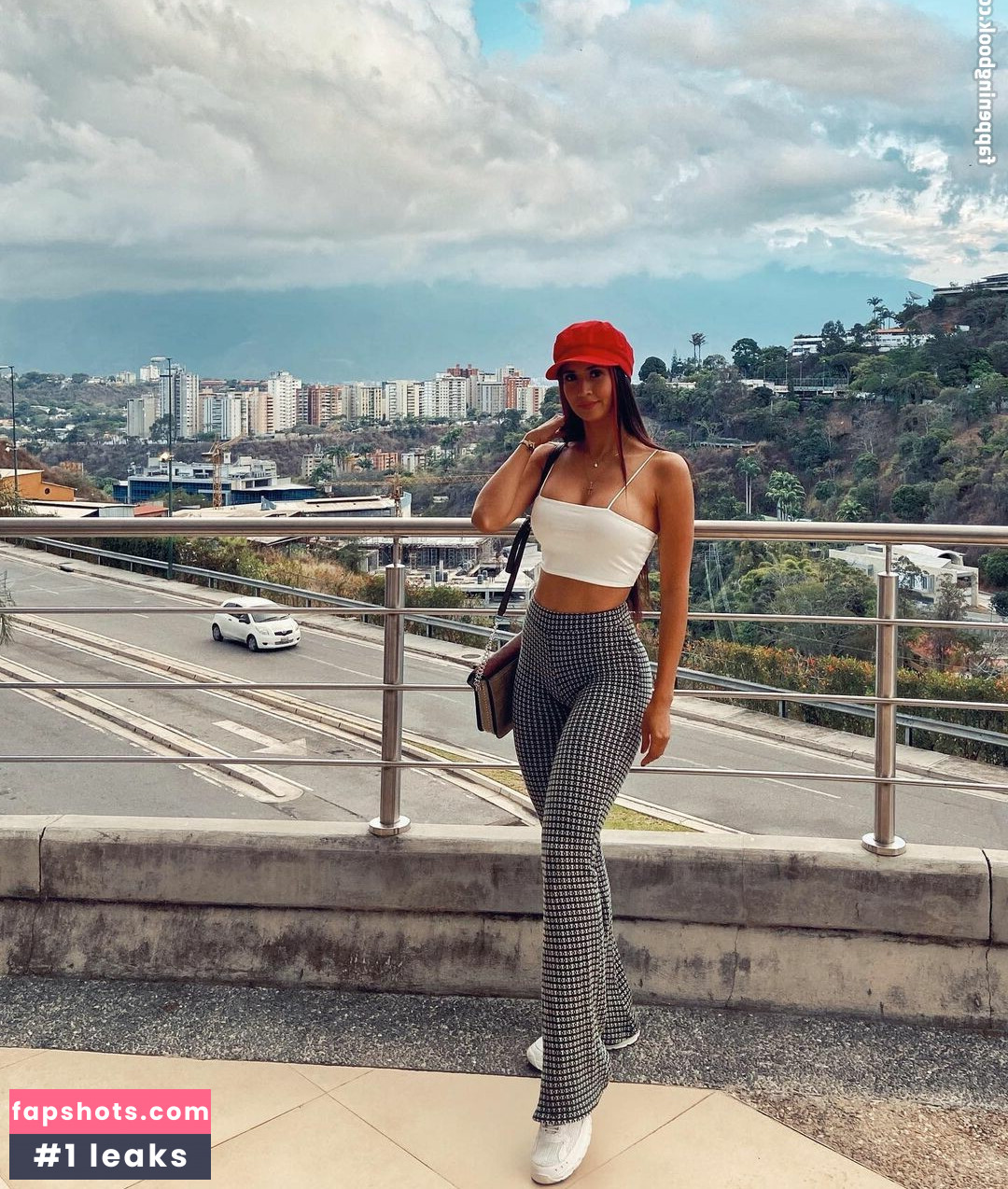 Yaribel Gonzalez nude babe gallery