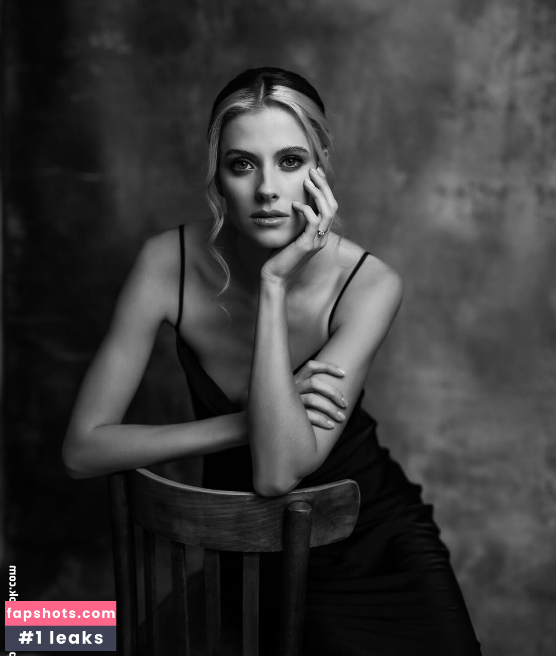 Yaroslova Mahuchikh gallery photo #8