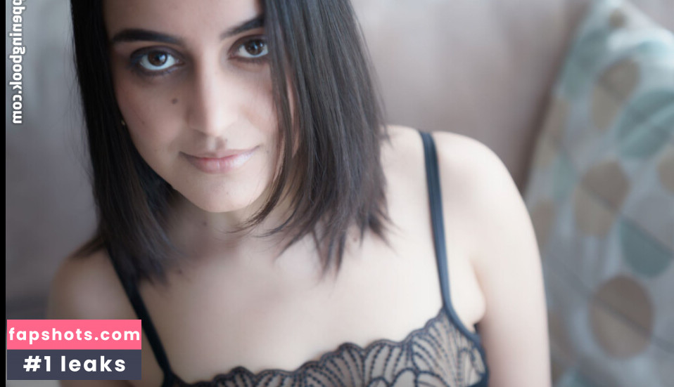 Yasmeena gallery photo #8