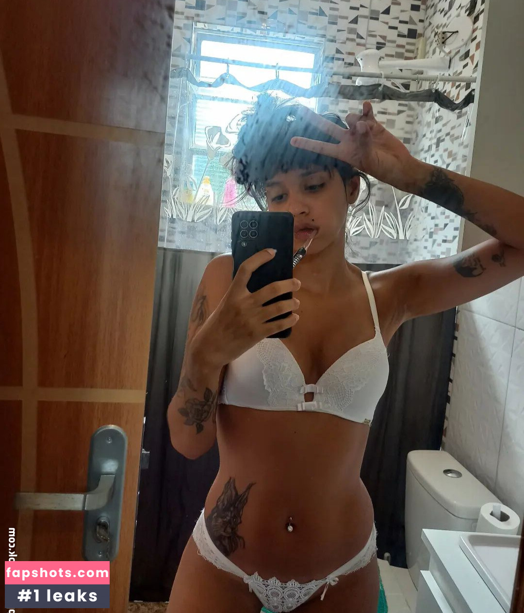 Yasmim Machado nude babe gallery