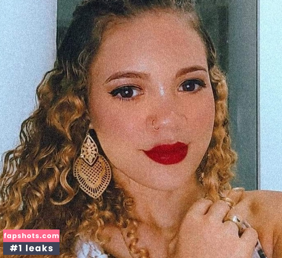 Yasmin Alves gallery photo #4