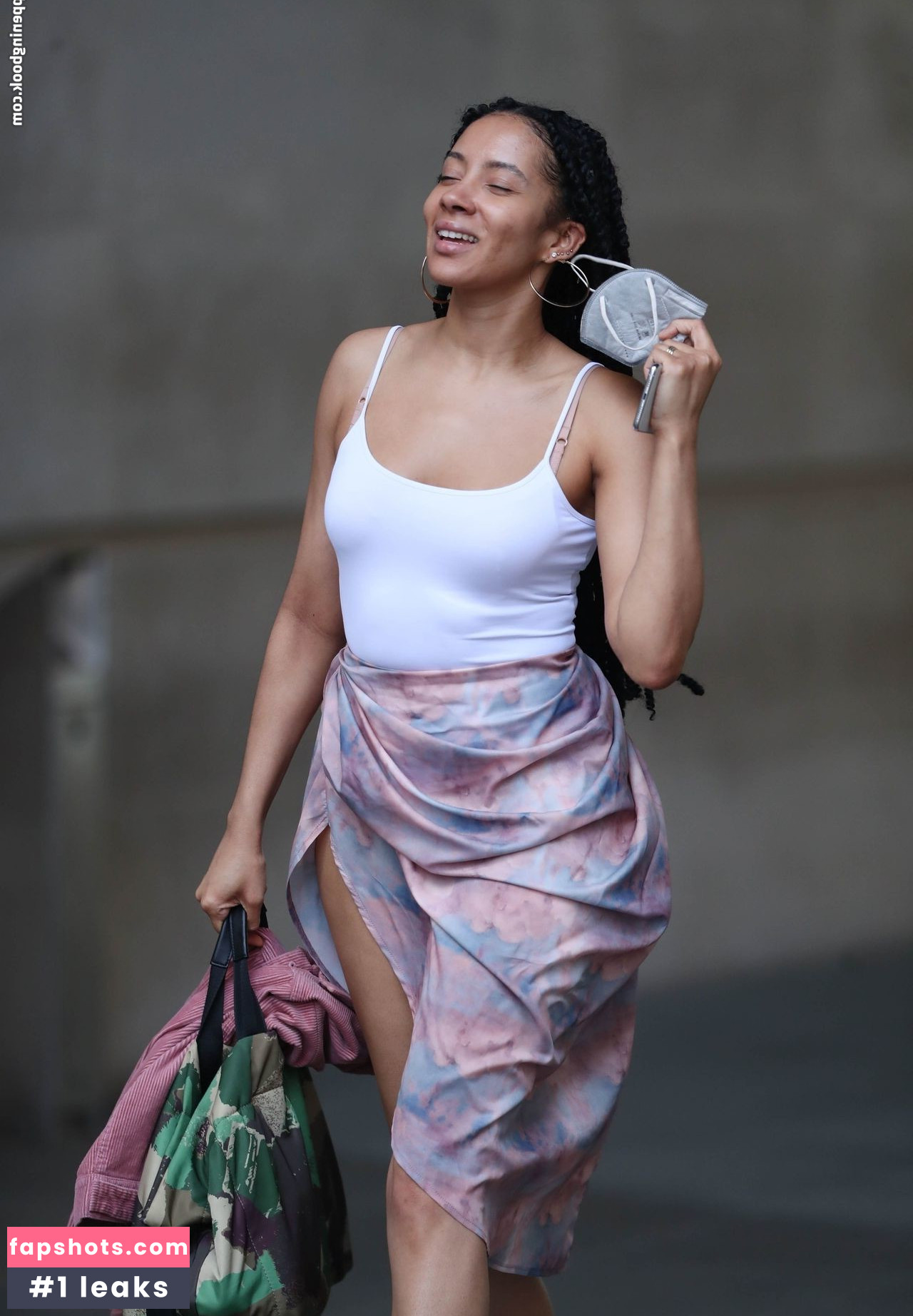 Yasmin Evan gallery photo #13