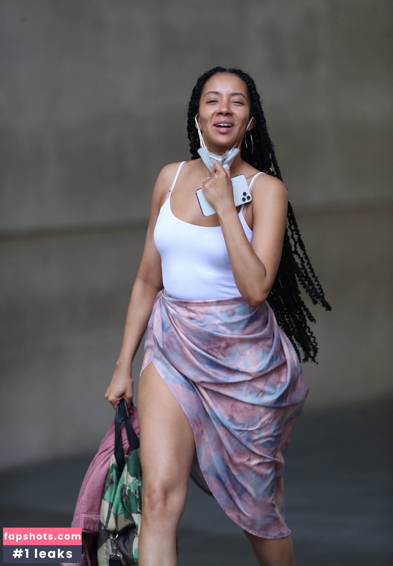 Yasmin Evan gallery photo #14