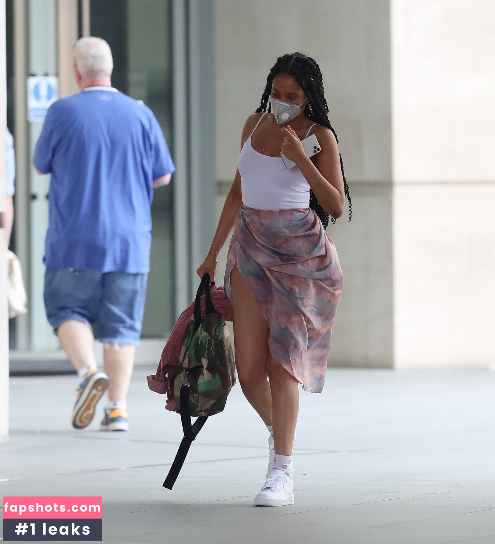 Yasmin Evan gallery photo #10