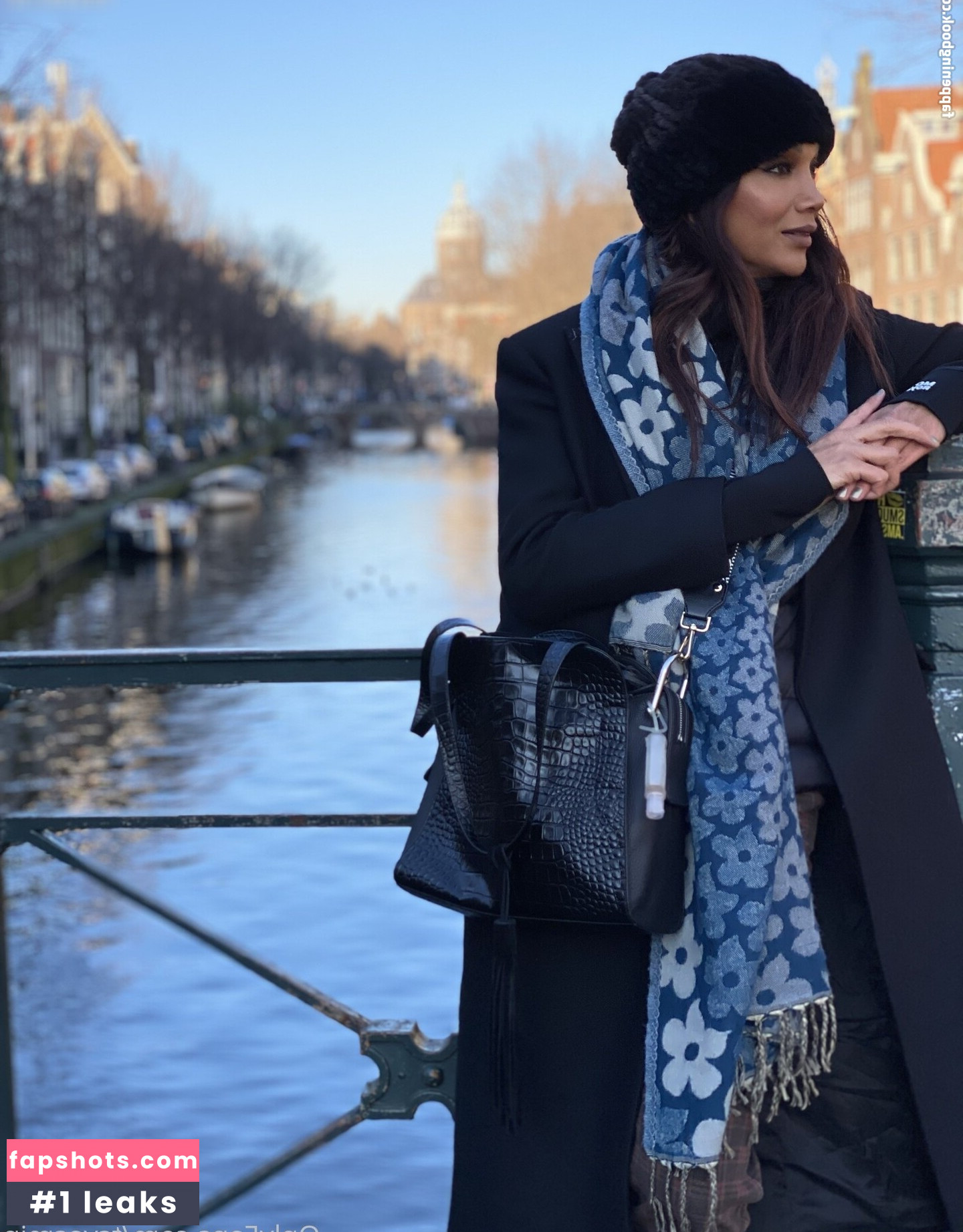 Yasmin Lee gallery photo #53