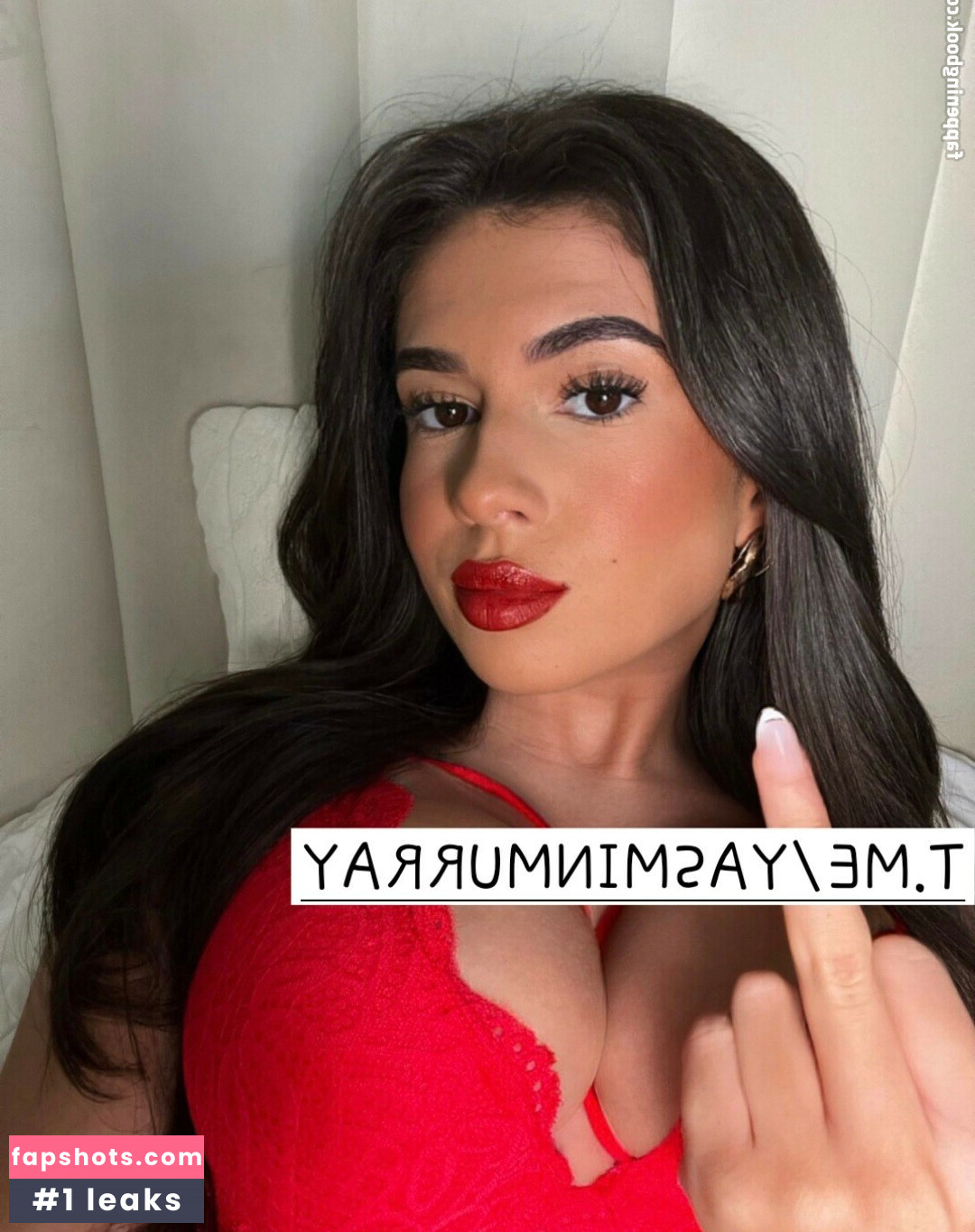 Yasmin Murray nude babe gallery