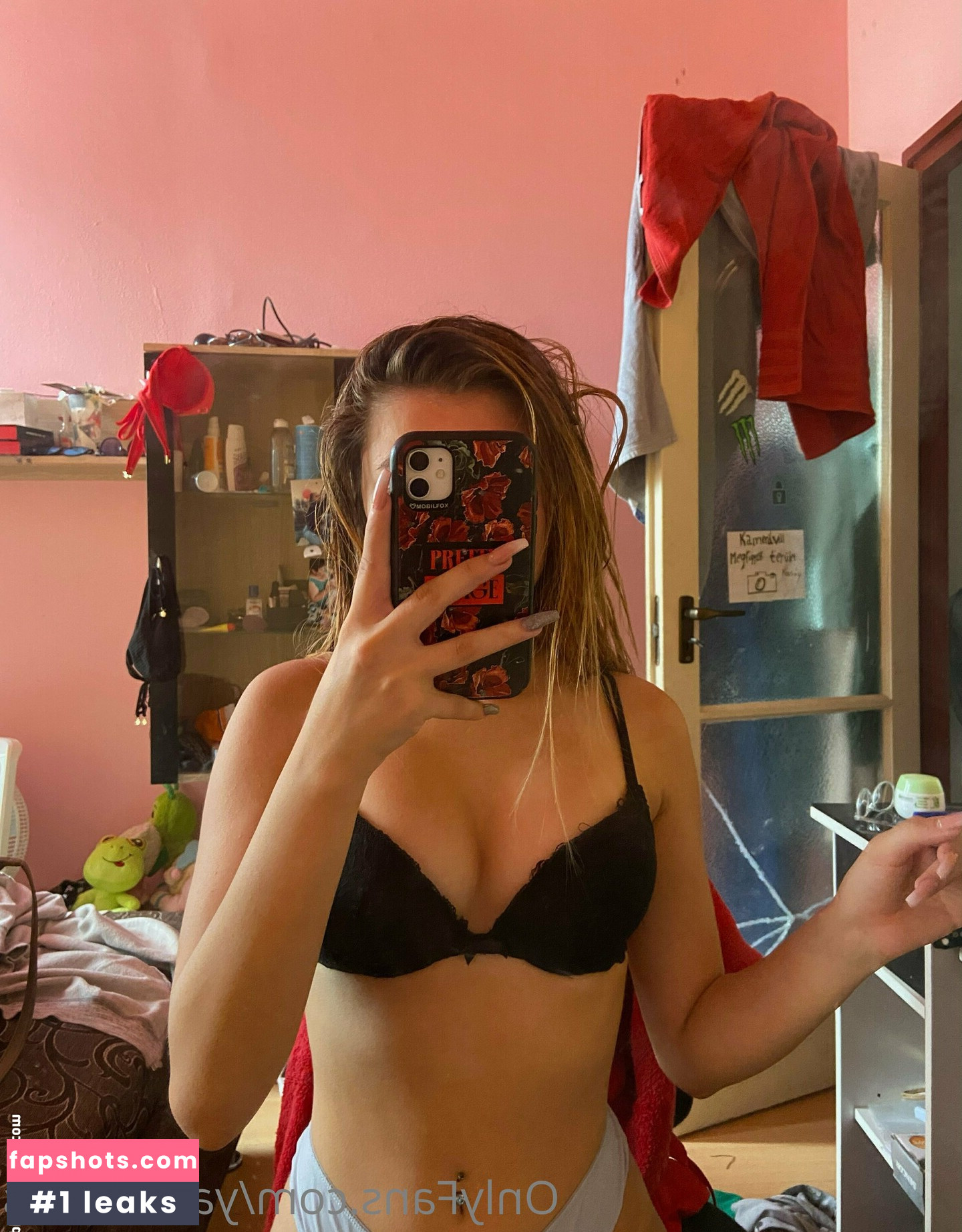 YasMineSis Nude Leaks OnlyFans Photos #35 - LeakJerk