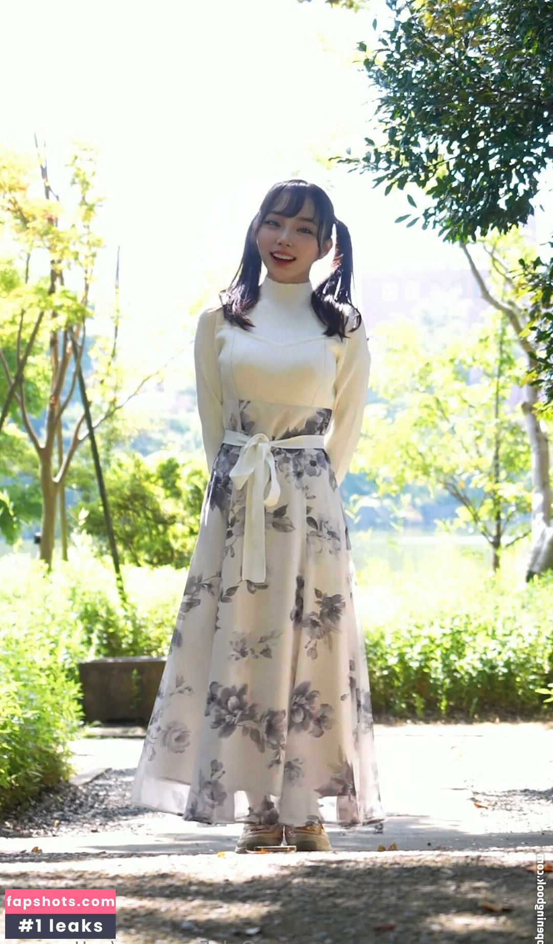 yattenmon nude babe gallery