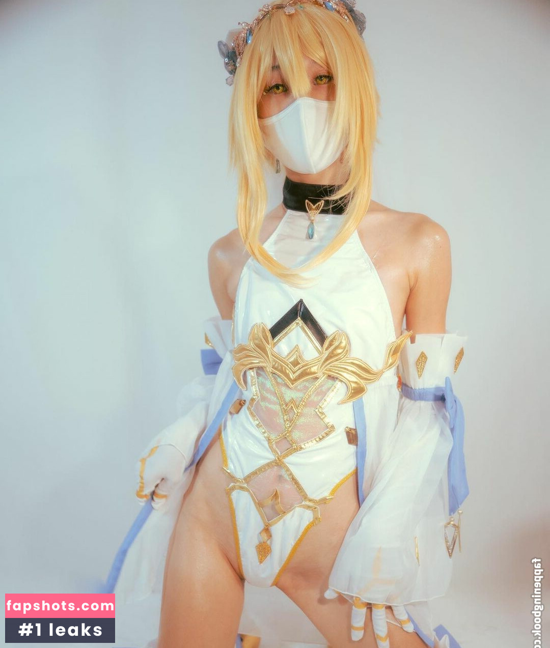 Yawarakai Luna nude babe gallery