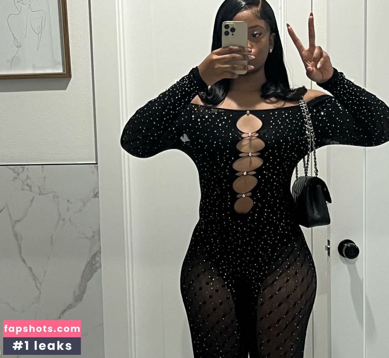 Yazmynswrld gallery photo #31