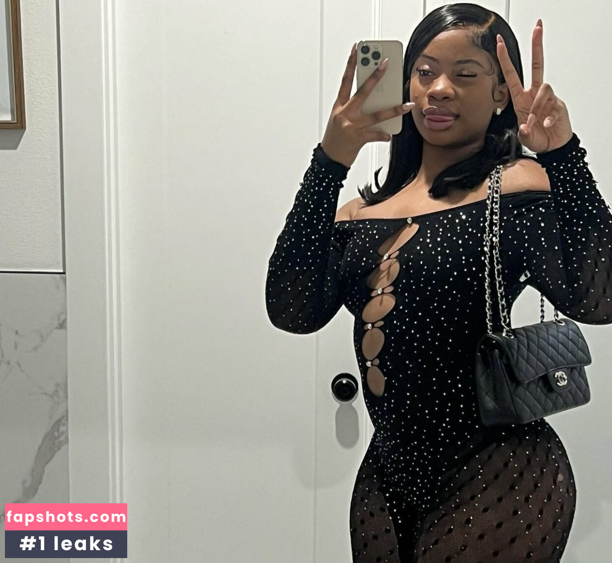 Yazmynswrld gallery photo #33