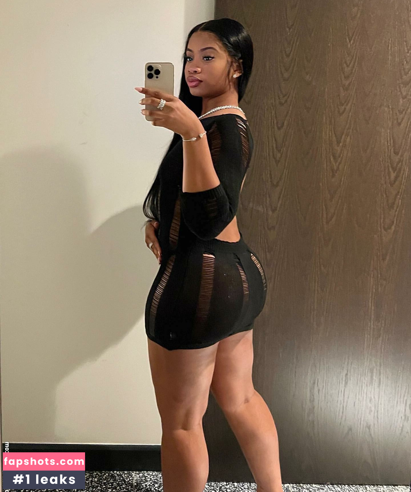 Yazmynswrld gallery photo #8