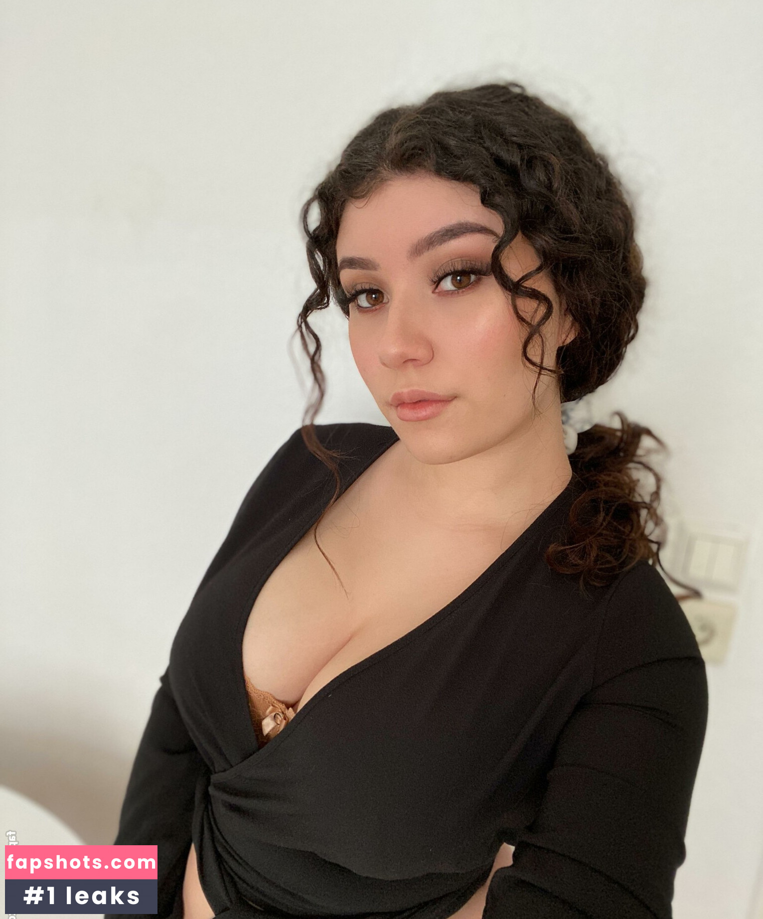 Yazzi gallery photo #8