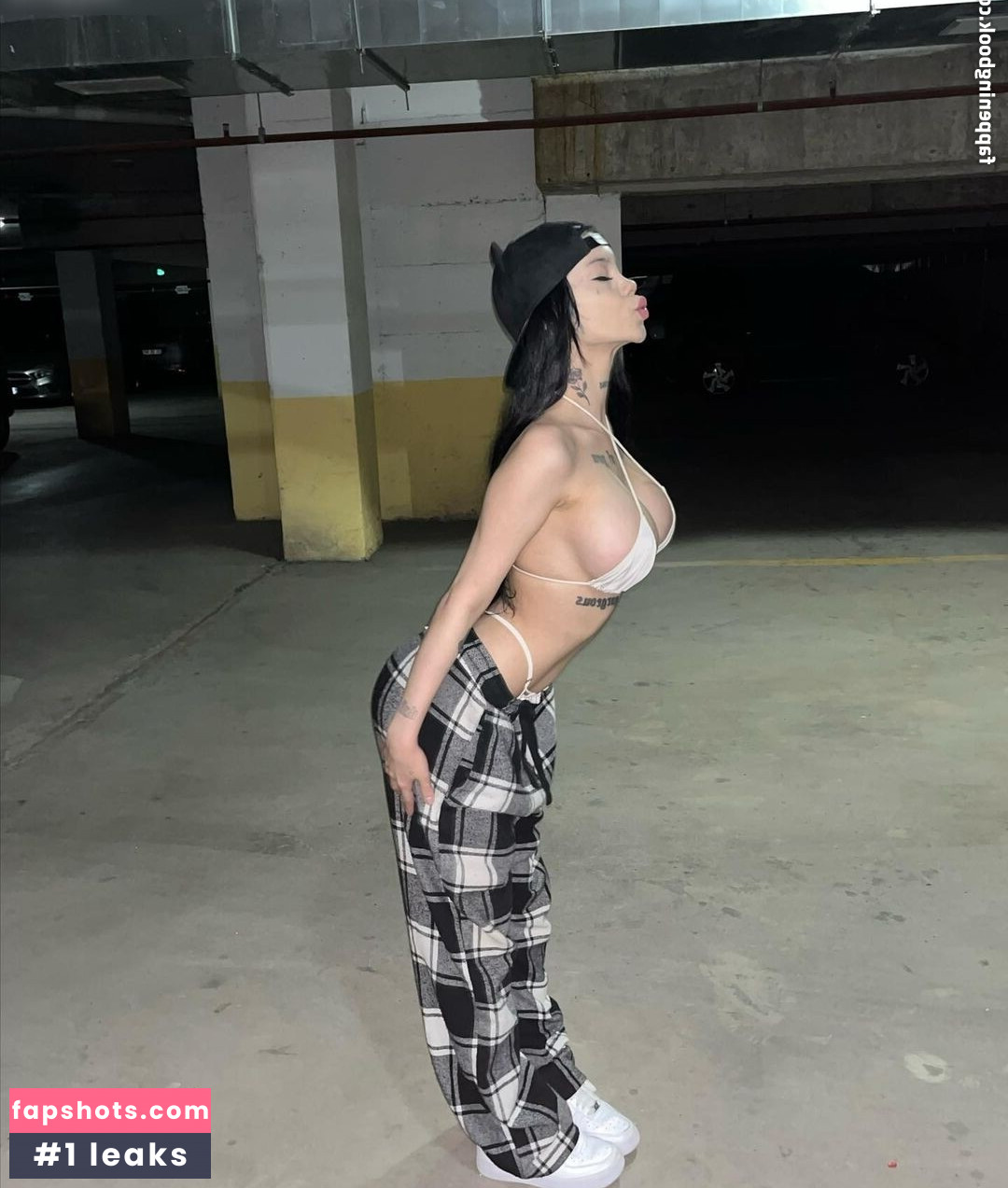 Yeahm8r gallery photo #4