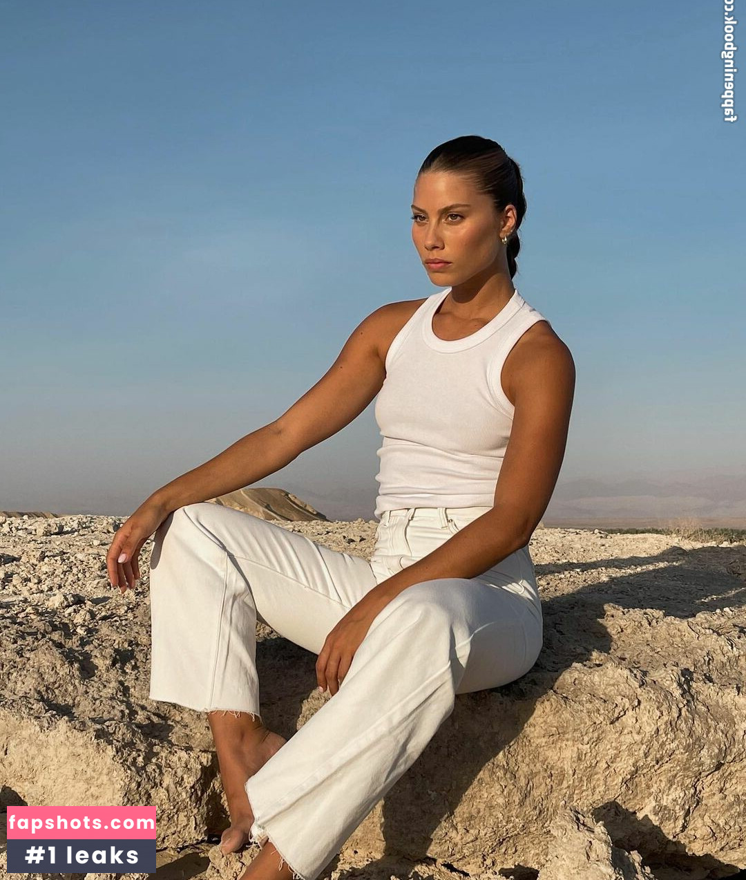 Yeela Frumkin gallery photo #4