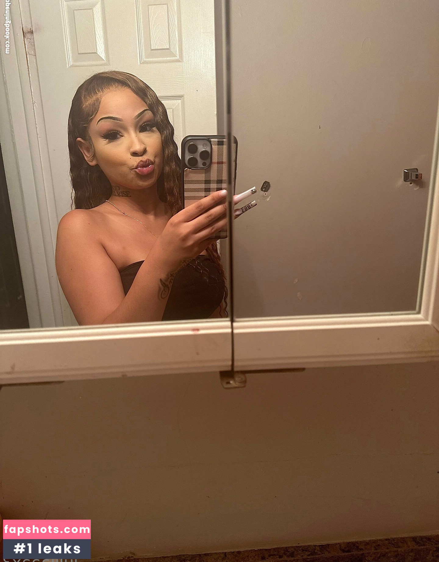 yell0wp0rntapez gallery photo #3