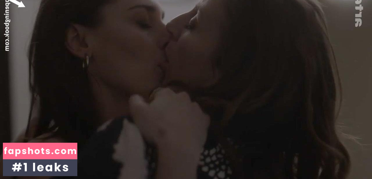 Yelle gallery photo #4