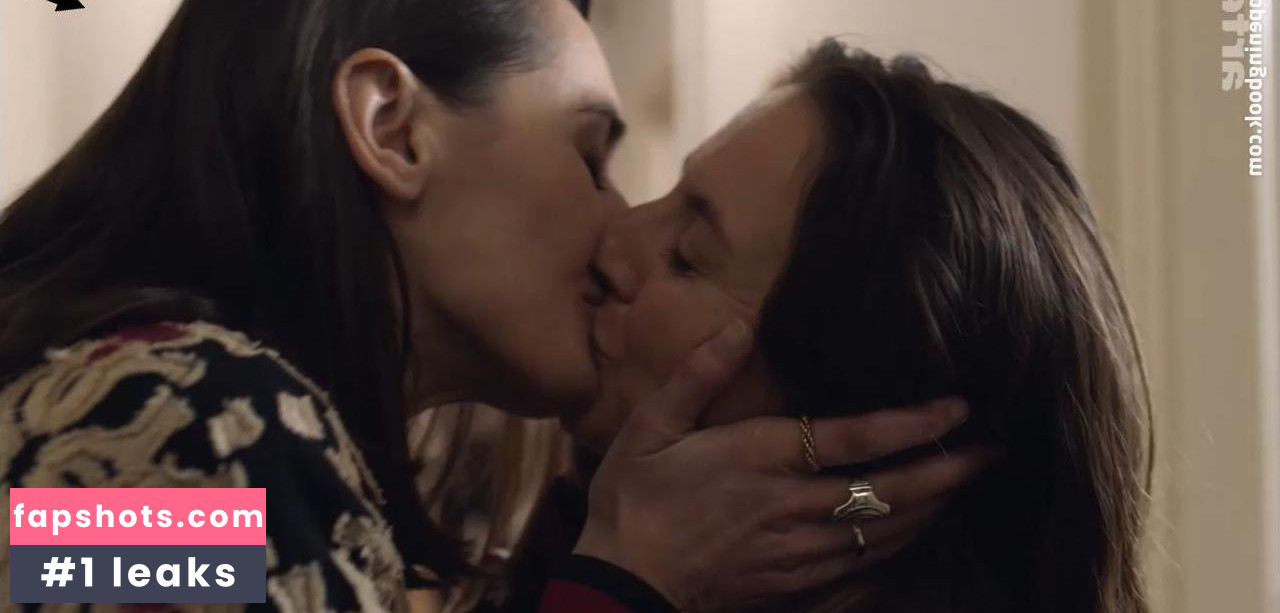 Yelle gallery photo #5