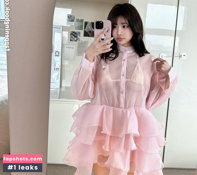 Yeon Yu gallery photo #15