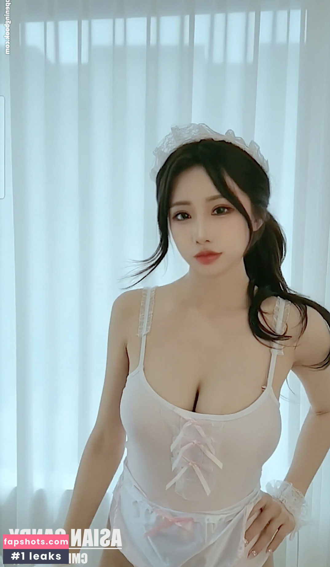 Yeon Yu gallery photo #53