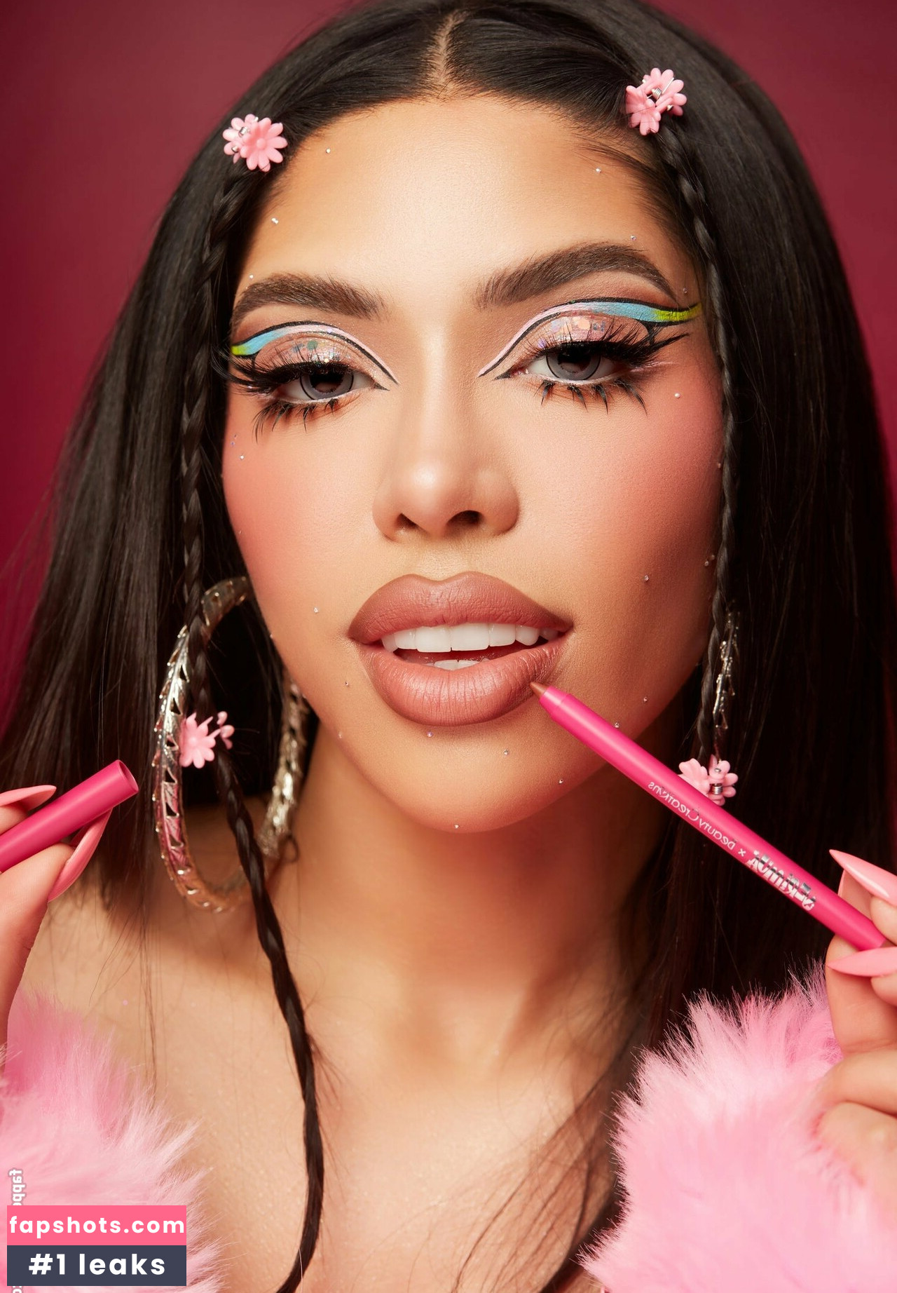 Yeri Mía gallery photo #23