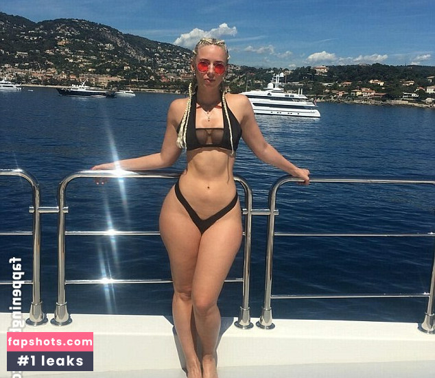 Yes Julz gallery photo #11