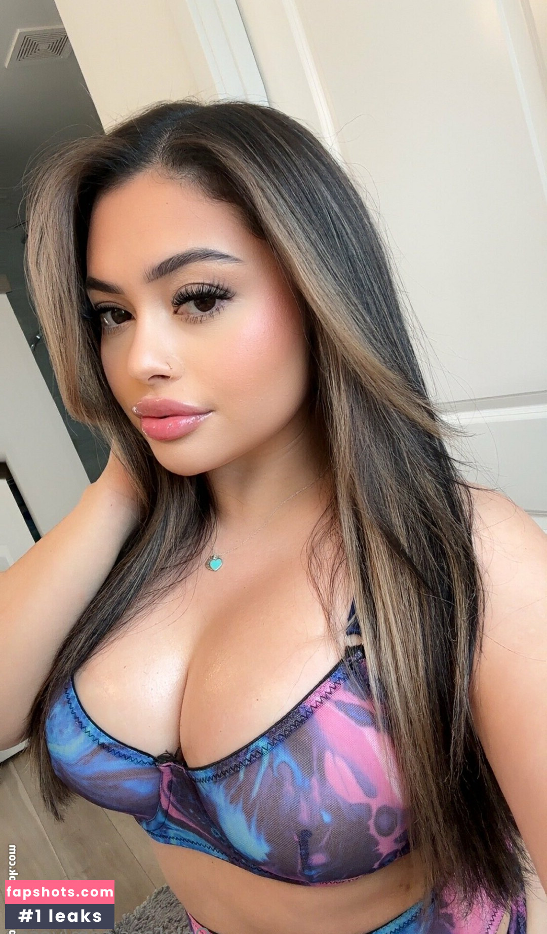 yesso nude babe gallery