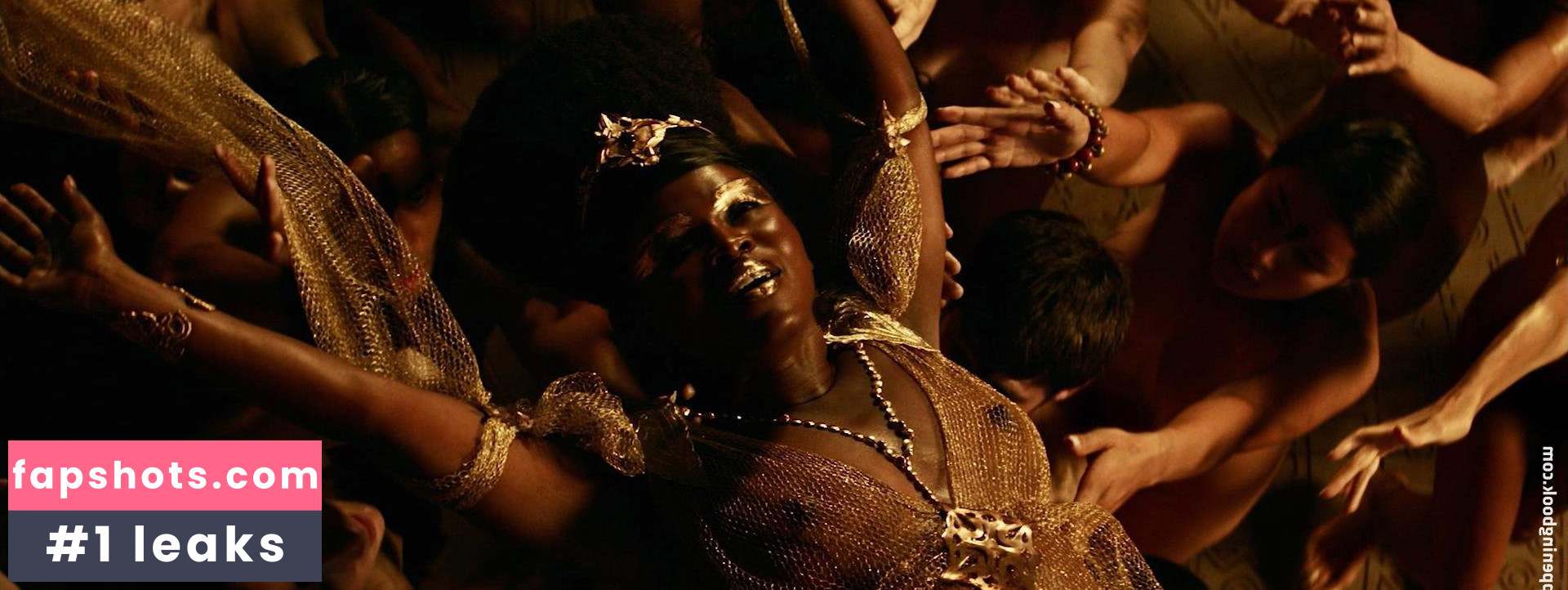 Yetide Badaki gallery photo #15