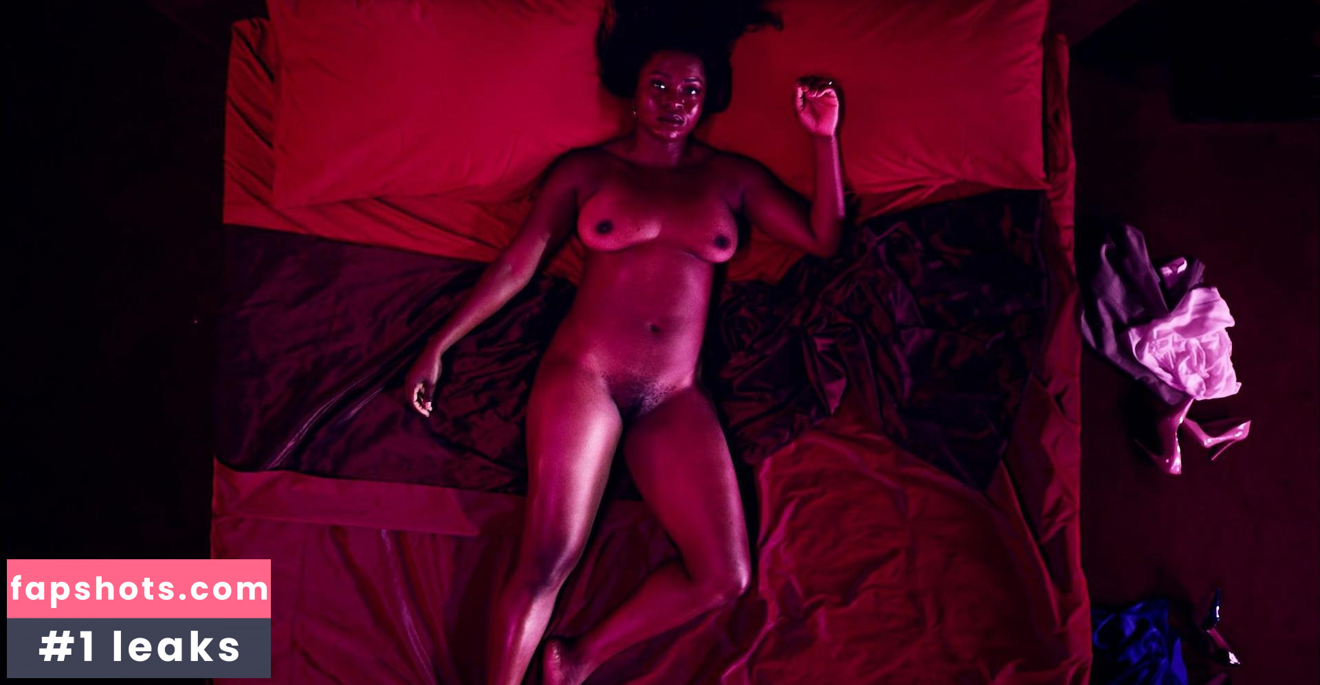 Yetide Badaki gallery photo #17